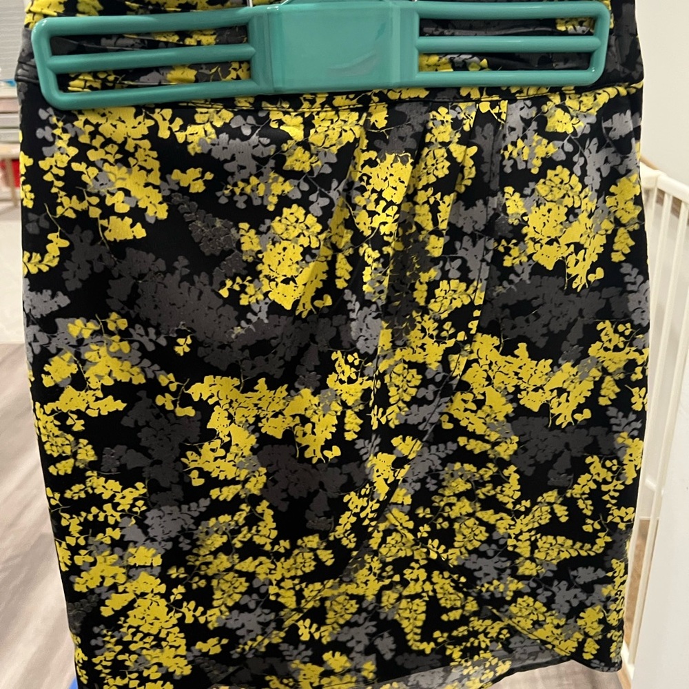 H&M Black and Yellow Floral Pencil Skirt